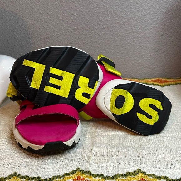 Sorel Kinetic Impact Pink & Neon Yellow Outdoor Performance Sling Sandals sz 6 - Picture 3 of 9